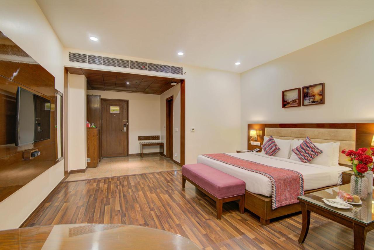 Hotel Home In By Amrik Sukhdev Sonipat Exterior photo