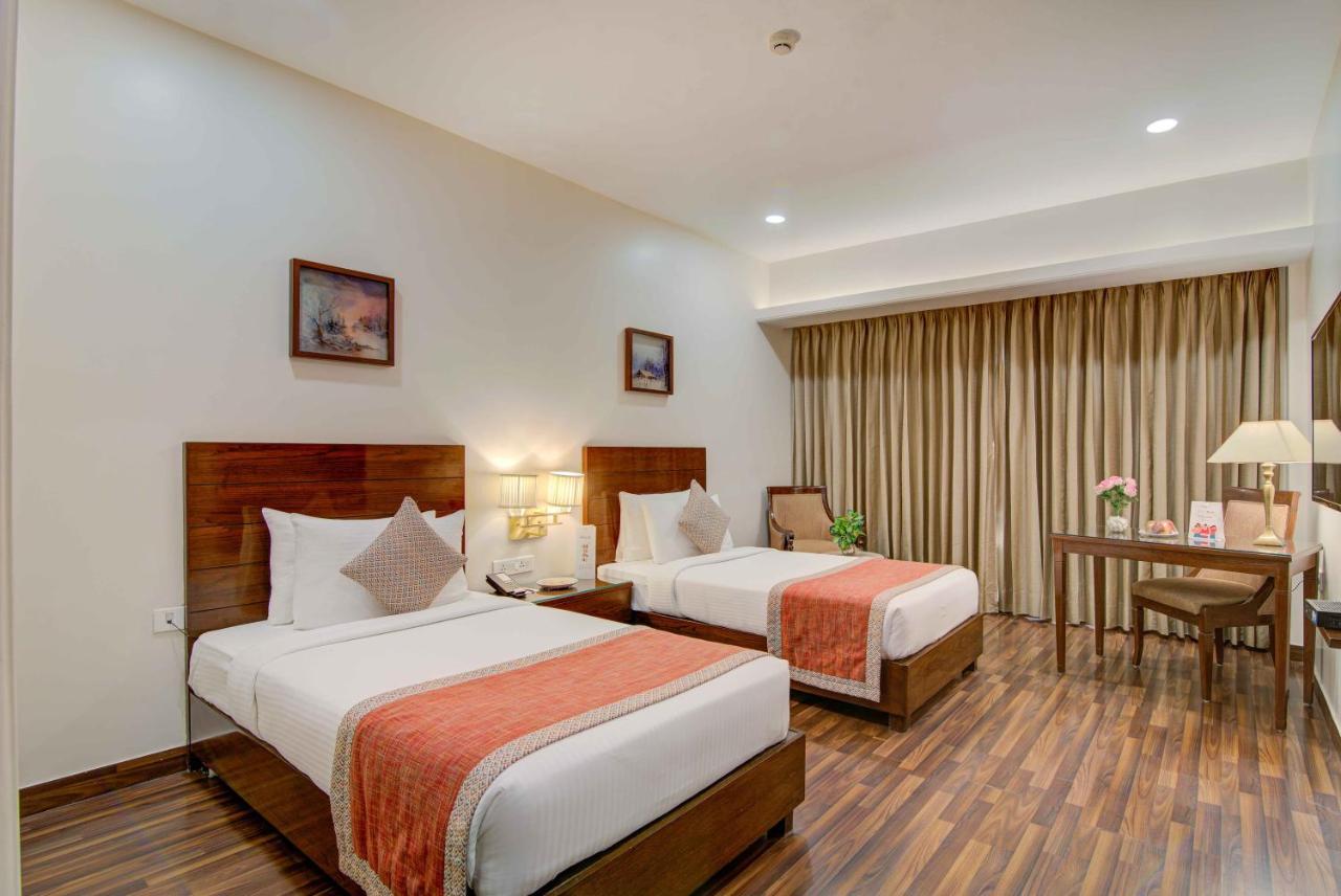 Hotel Home In By Amrik Sukhdev Sonipat Exterior photo