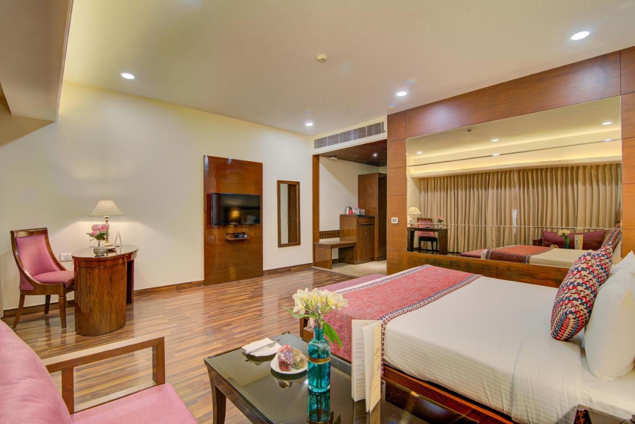 Hotel Home In By Amrik Sukhdev Sonipat Exterior photo