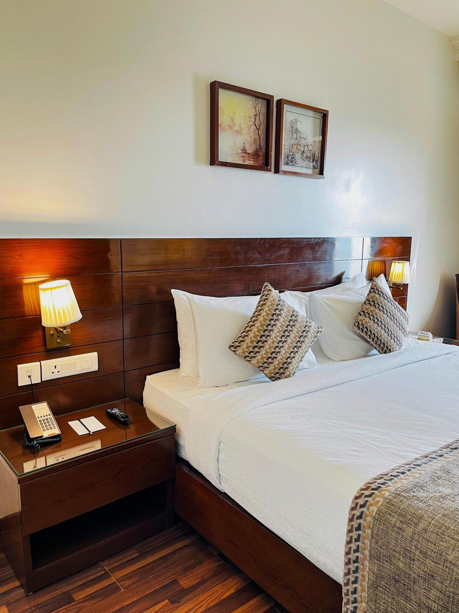 Hotel Home In By Amrik Sukhdev Sonipat Exterior photo